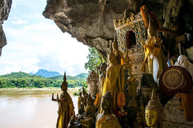 6-Day Private Laos Tour to Vientiane, Pak Ou Cave, Luang Prabang - Vientiane Arrival Day: Wattay Airport to Hotel Settle-In
