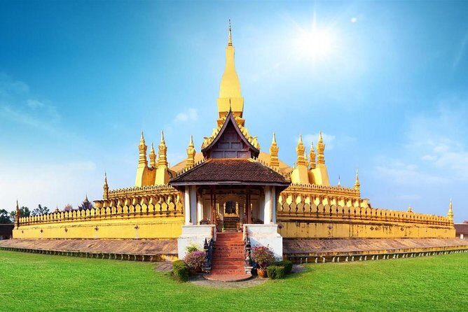 Guided Vientiane City and Buddha Park Full-Day Tour - Patuxai Roof Views and That Luang’s Golden Spire