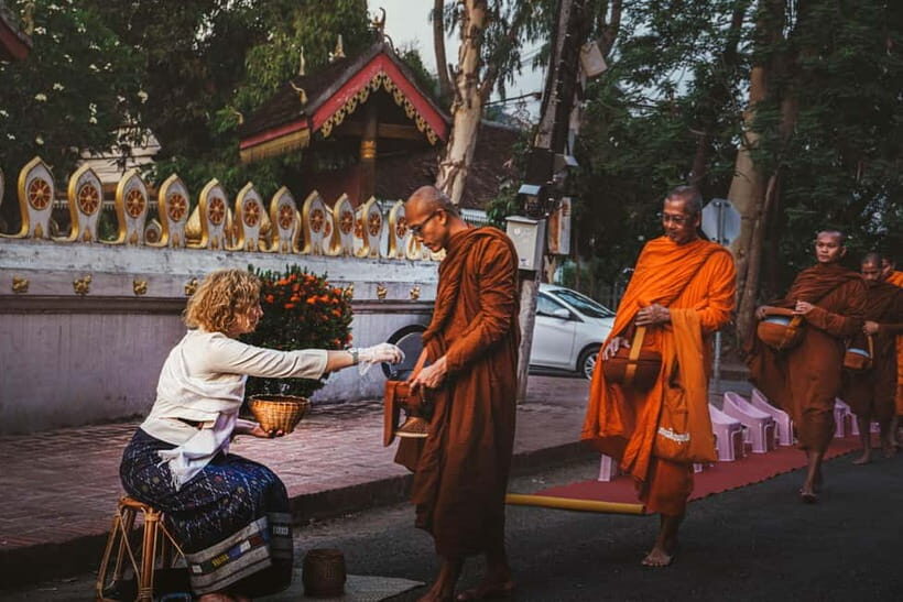 Luang Prabang: Almsgiving Ceremony Offering - Key things that make this experience worth your morning