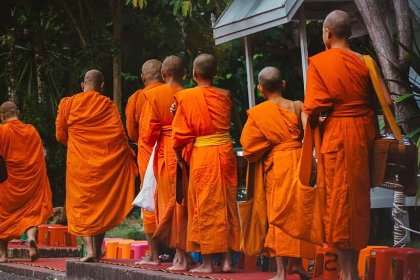Luang Prabang: Almsgiving Ceremony Offering - Tak Bat at sunrise: what you’re really seeing