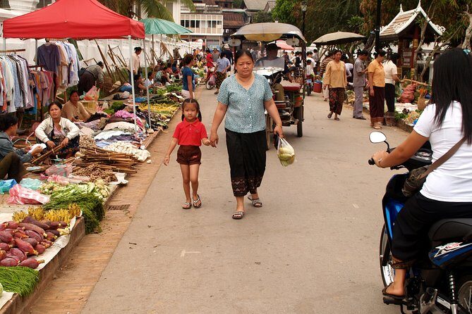 Luang Prabang Early Morning Alms Giving and Wet Market - Tak Bat at Dawn: A Morning Ritual You Can Actually Participate In