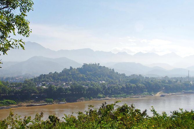 Luang Prabang Early Morning Alms Giving and Wet Market - Pickup at 5:30 am: Logistics That Affect Your Experience