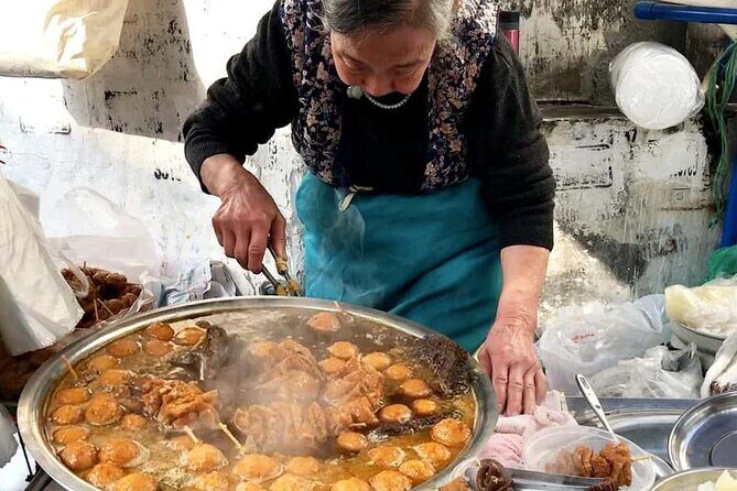 Luang Prabang Evening Food Tour by Tuk-Tuk - Stop-by-Stop: What Happens at Each Eating Moment