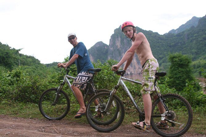 Luang Prabang Mountain Bike Cycling Tour - Ban Xang Hai buffet lunch: why the shower-and-change matters