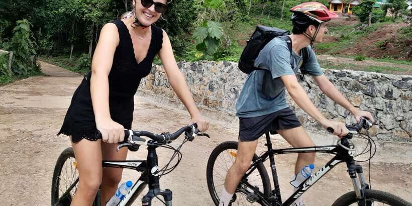 Luang Prabang: Pottery Workshop & Wat Chomphet cycling Tour - Wat Chomphet: A Temple Stop With Big, Practical Views