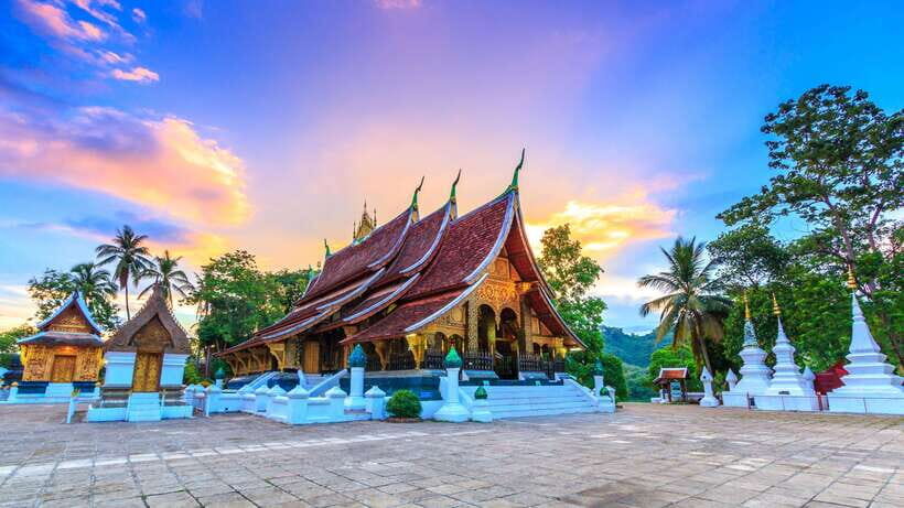 Luang Prabang Private Full-Day Tour and Lunch - Wat Xiengthong: Classic Lao Rooflines You Can Actually See