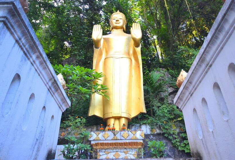 Luang Prabang Private Full-Day Tour and Lunch - Arts and Ethnology Centre: Understanding Laos Through Textiles