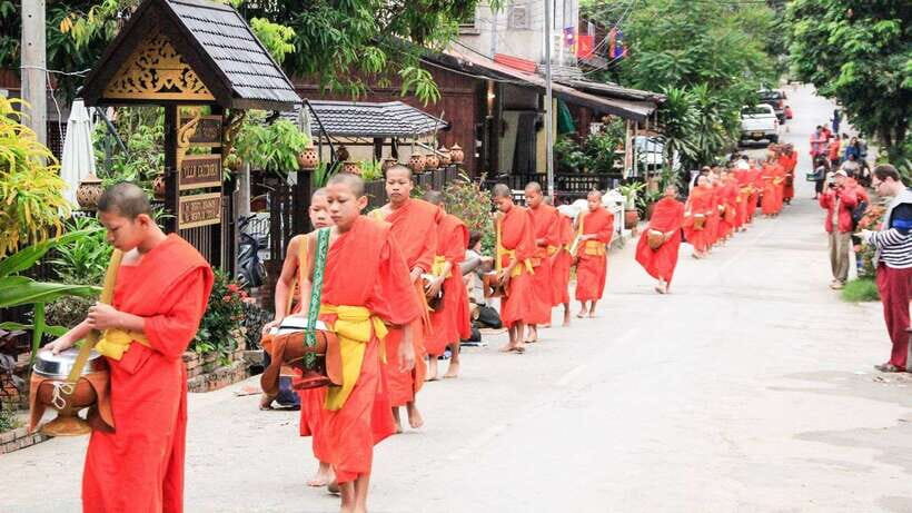 Luang Prabang: Private Must-See Sights and Mount Phousi Tour - A Private Primer to Luang Prabang’s Sacred Core