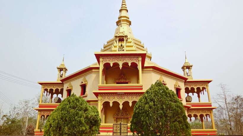 Luang Prabang: Private Must-See Sights and Mount Phousi Tour - Wat Xiengthong: Temple Art You Can Actually See