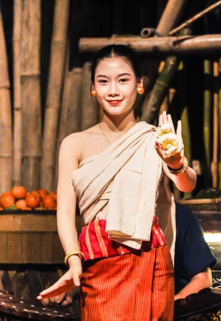 Luangprabang: Dinner with Lao Traditional Dance Performance - Your 1.5-hour evening: how dinner and the show fit together