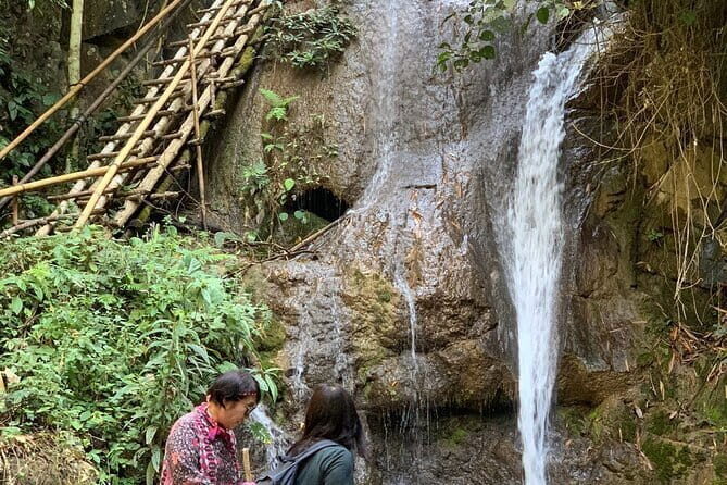 Nong khiaw, 1Day Muang Ngoy Waterfall, Local Village and Kayaking - Muang Ngoi village: History cave and Phanoi viewpoint in two hours