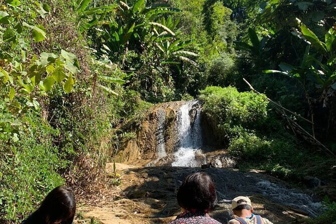 Nong khiaw, 1Day Muang Ngoy Waterfall, Local Village and Kayaking - Sopkong village to Big Tad Mok: A 1-hour trek with farms and families