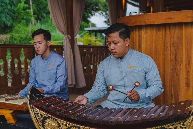 Sunset Cruise in Luang Prabang with Live Performance - Dinner on board: how to decide if you want food beyond the snacks