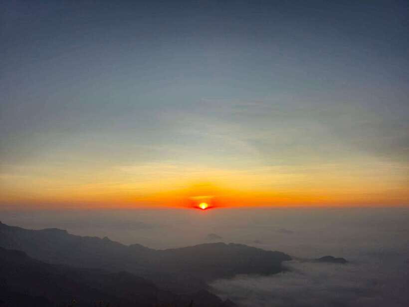 Transfer : wonder full Sunrise and landscape at Phu Chifa - The 3:00am start and the drive toward the Phu Chi Fa viewpoint