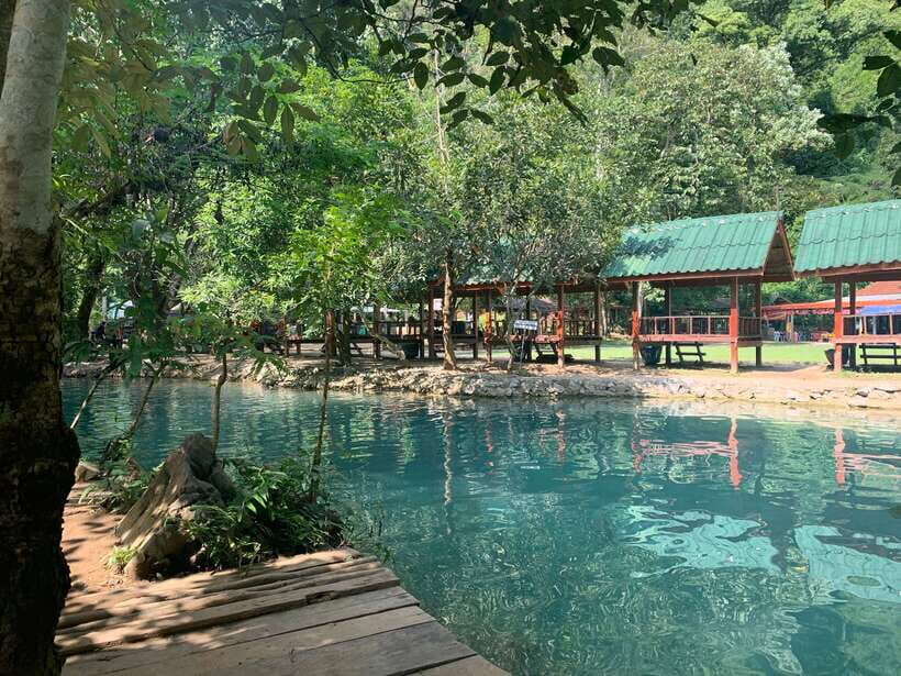Vang Vieng: Blue Lagoon and Countryside Bike Tour with Lunch - Guide style, language options, and group size reality