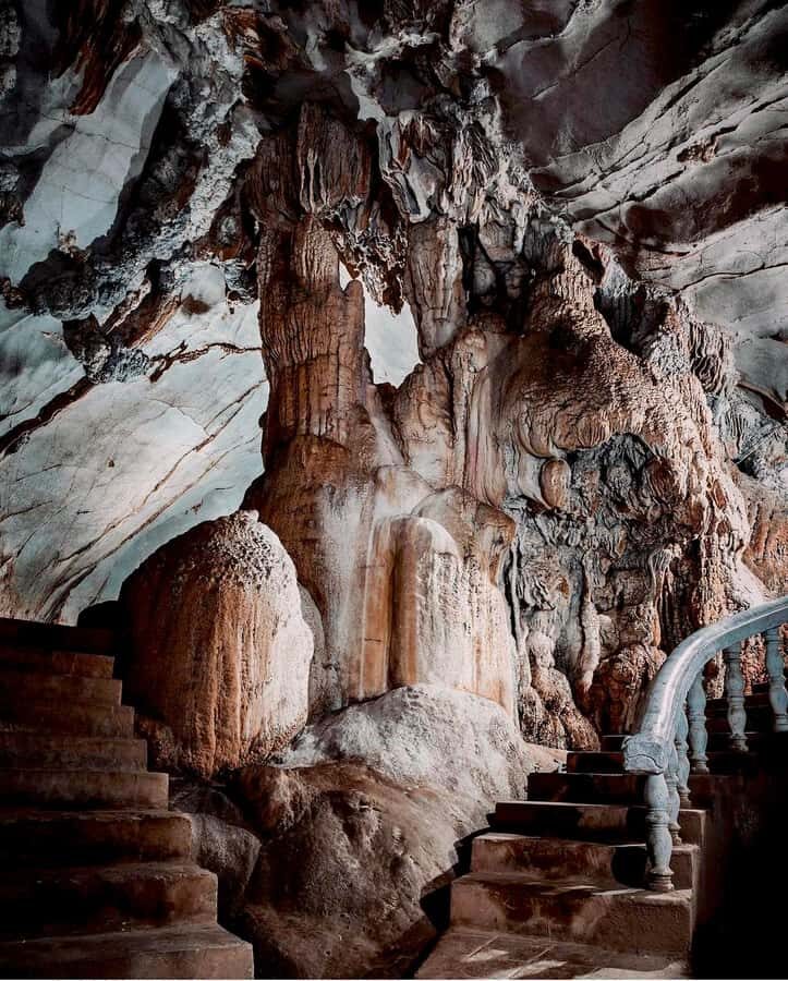 Vangvieng Climbing & Ballon Adventure - That Temple: A Quiet Pause Without Losing Momentum