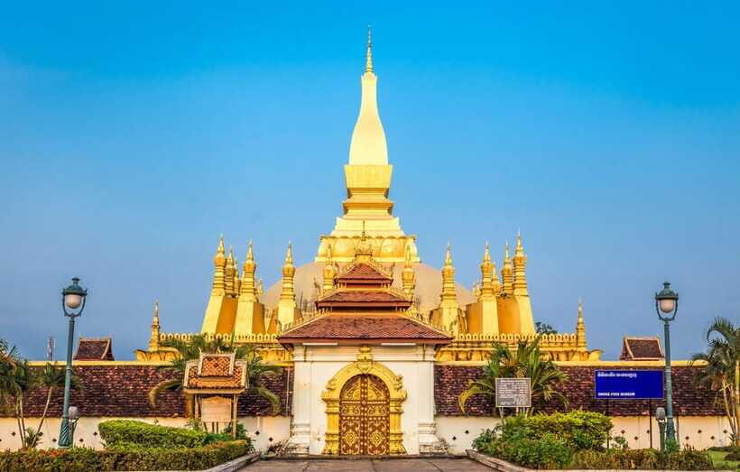 Vientiane City Highlights Tour with Buddha Park & Lunch - Lunch in a local restaurant: what you gain (and what to watch)