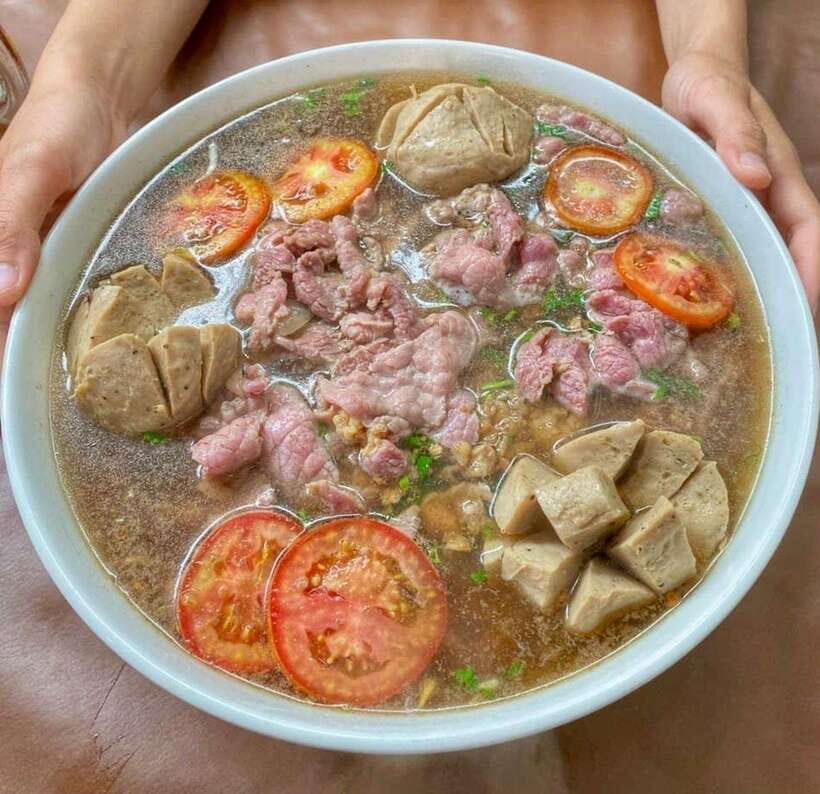 Vientiane classic Food tour ( Included Food ) - Pho J la and the second breakfast block: warm noodles, local rhythm