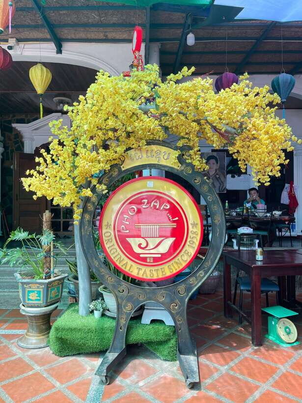 Vientiane: Cultural Tour with Buddha Park and Patuxay - Wat Sisaket: thousands of Buddha images in a calmer setting
