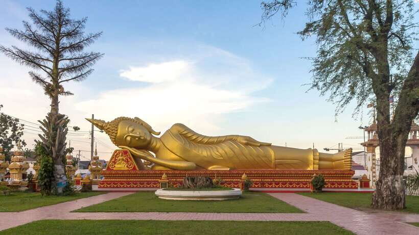 Vientiane: Private Full-day Must-See Sights & Sunset Tour - Wat Prakeo Museum: Where the Emerald Buddha Story Lives On