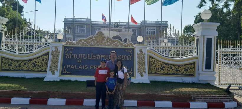 Vientiane: Private Full-Day Tour with Buddha Park and Lunch - That Luang at sunset: Laos’s national symbol