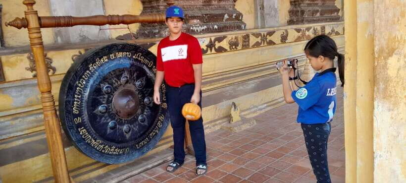Vientiane: Private Full-Day Tour with Buddha Park and Lunch - Patuxai Monument: the Arc de Triomphe twin you can climb